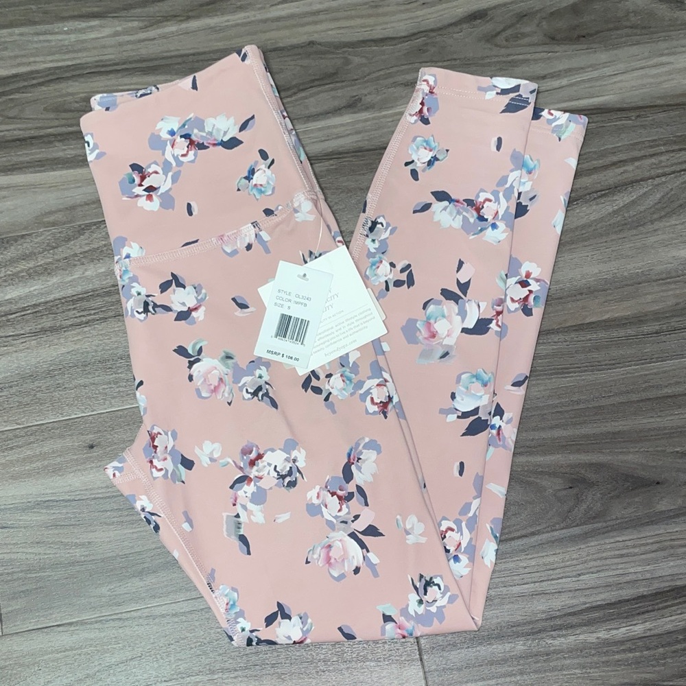 •NWT• Beyond Yoga Olympus Floral Leggings